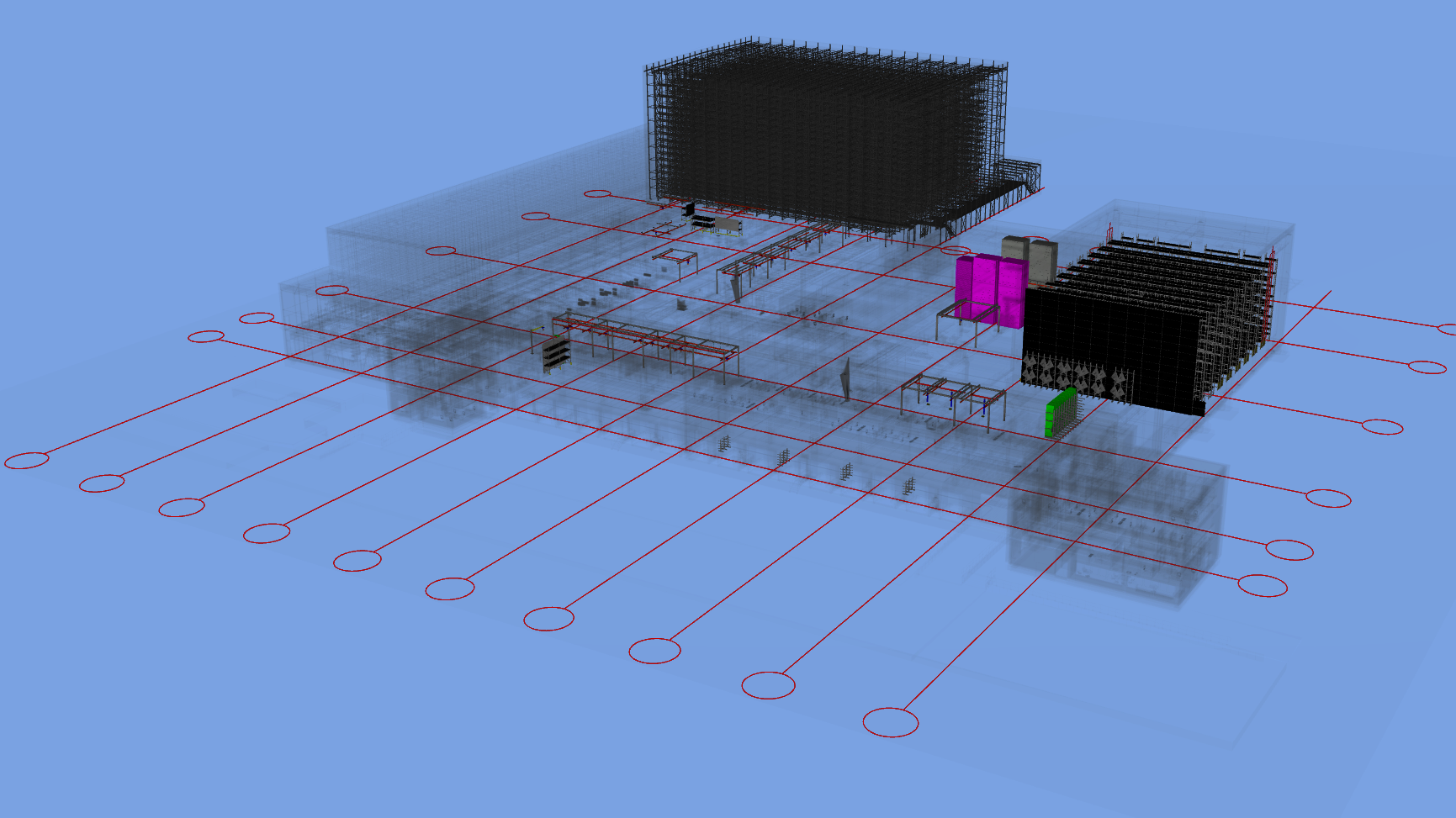 Digitale 3D-Modellansicht einer Industrie- oder Lagerhalle. Sichtbar sind transparente Gebäudestrukturen mit eingezeichnetem Raster sowie verschiedene farblich hervorgehobene Bereiche wie Regalanlagen, Technikmodule und Arbeitsstationen.